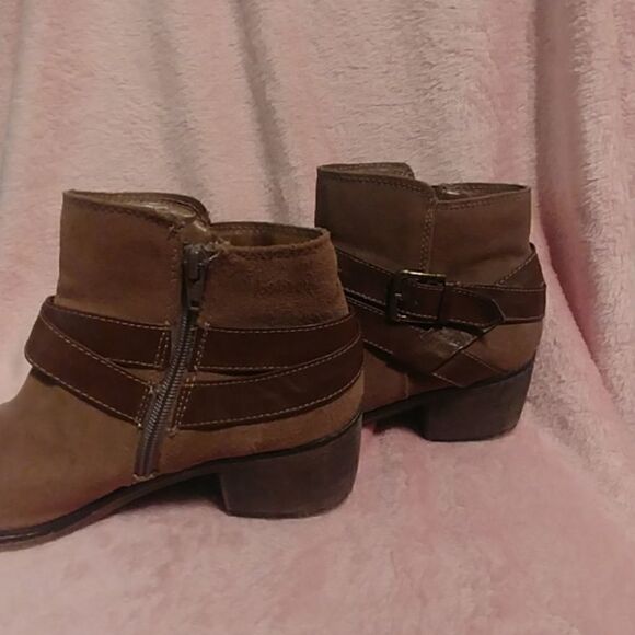 Sonoma Taupe Ankle Boot- 9 - Picture 2 of 5